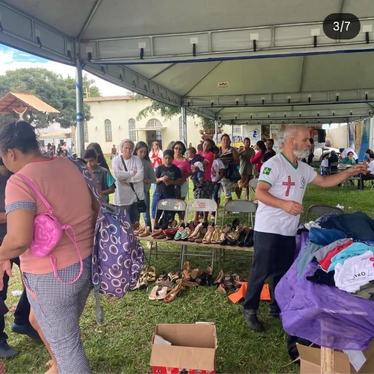 Distribuição de roupas